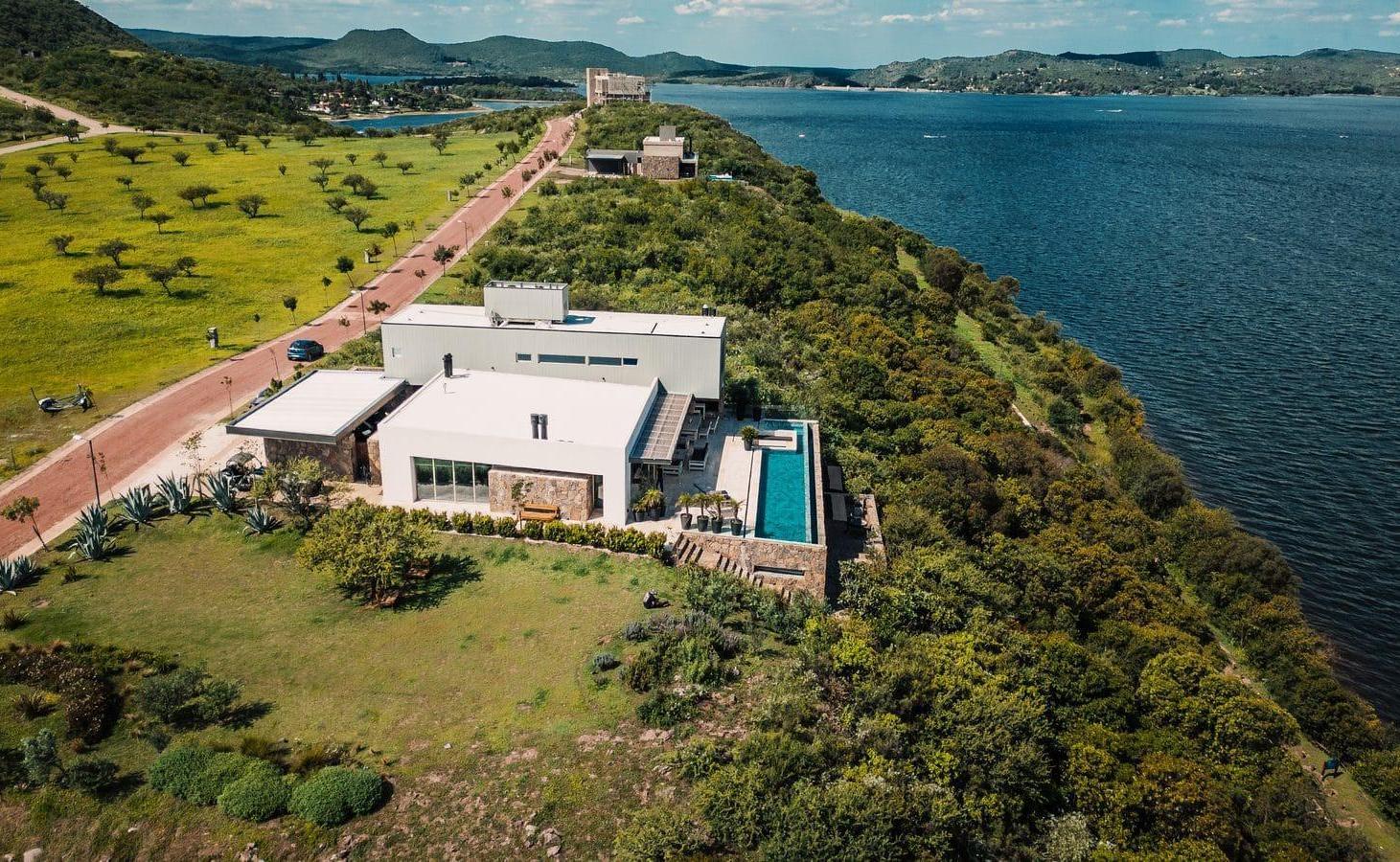 Foto de VENTA LOTE EN VILLA DEL DIQUE CON VISTAS AL LAGO | PUNTA PEÑÓN – USD, imagen 1