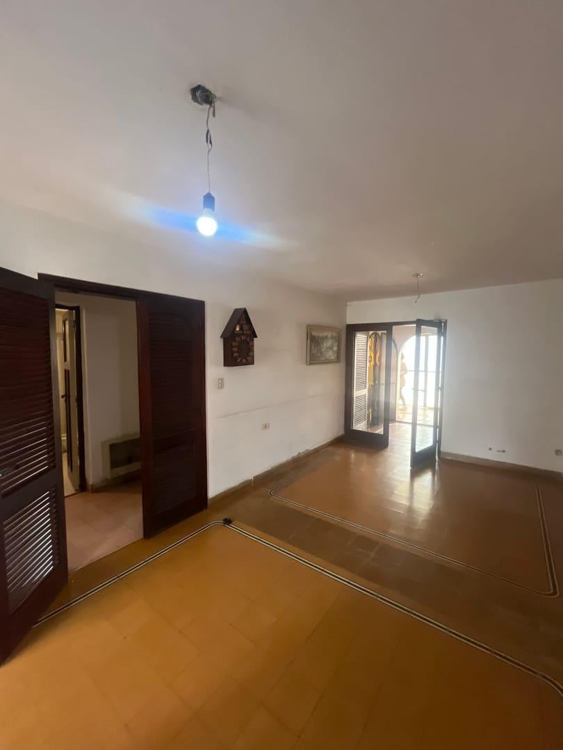 Foto de VENTA CASA 2 DORMITORIOS VILLA CABRERA, imagen 2