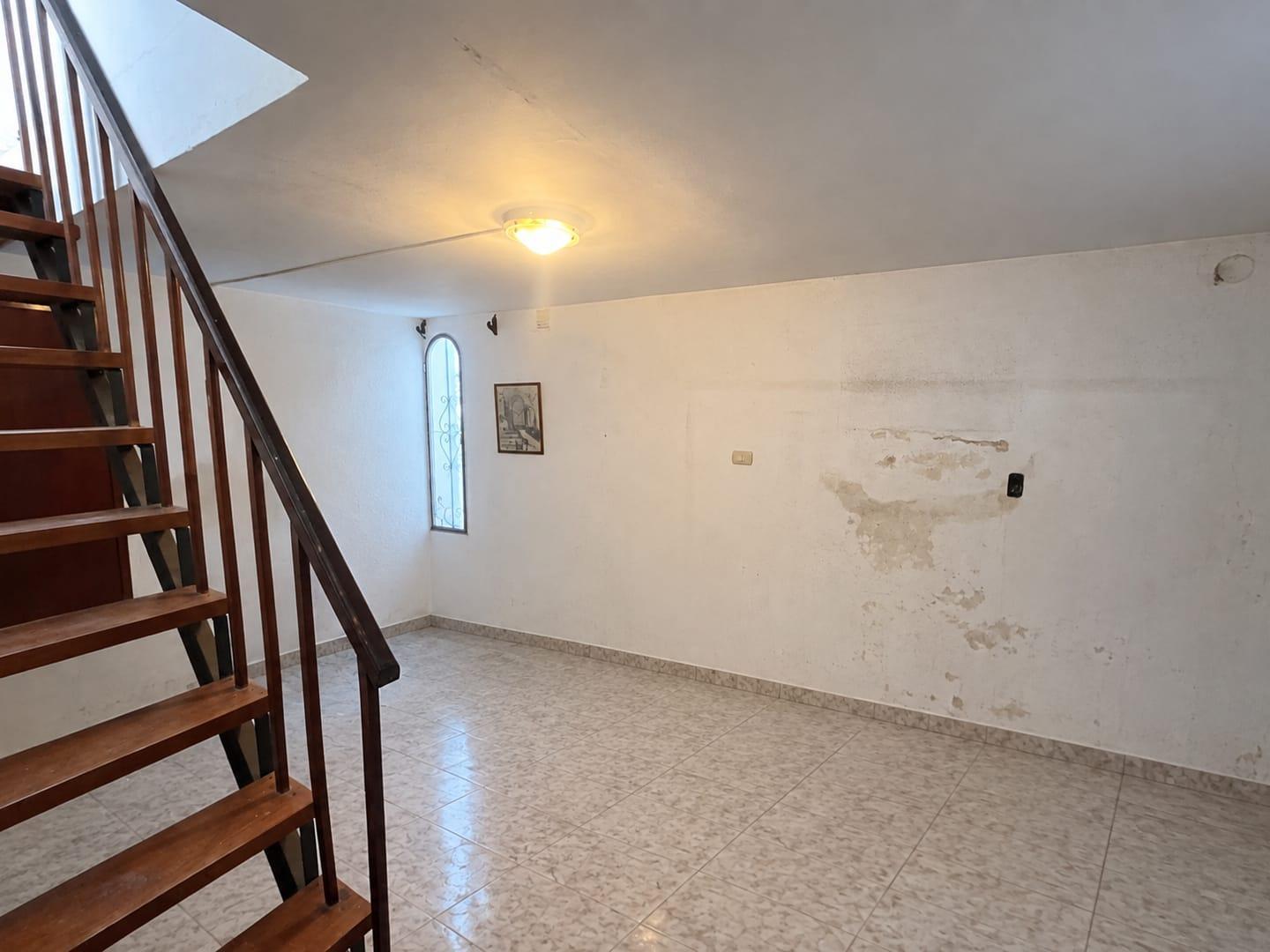 Foto de VENTA CASA 2 DORMITORIOS VILLA CABRERA, imagen 5
