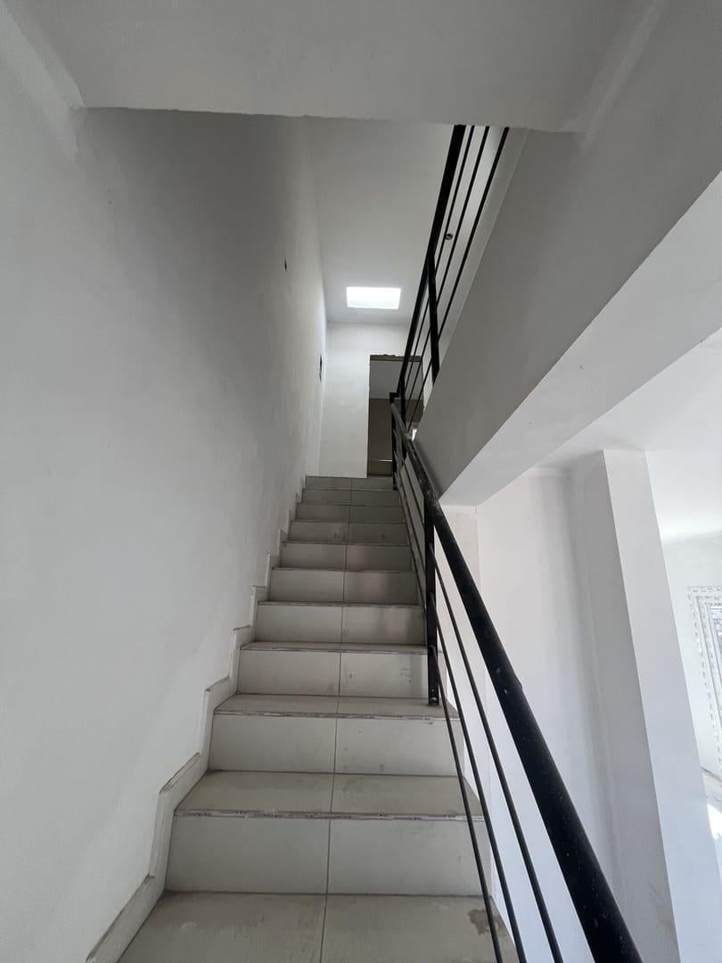 Foto de VENTA DUPLEX 3 DORMITORIOS 2 PLANTAS VILLA ALLENDE, imagen 3