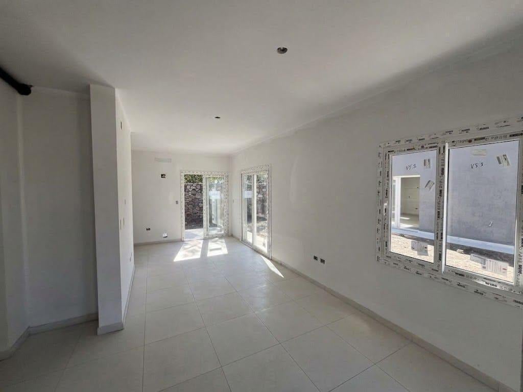Foto de VENTA DUPLEX 3 DORMITORIOS 2 PLANTAS VILLA ALLENDE, imagen 1