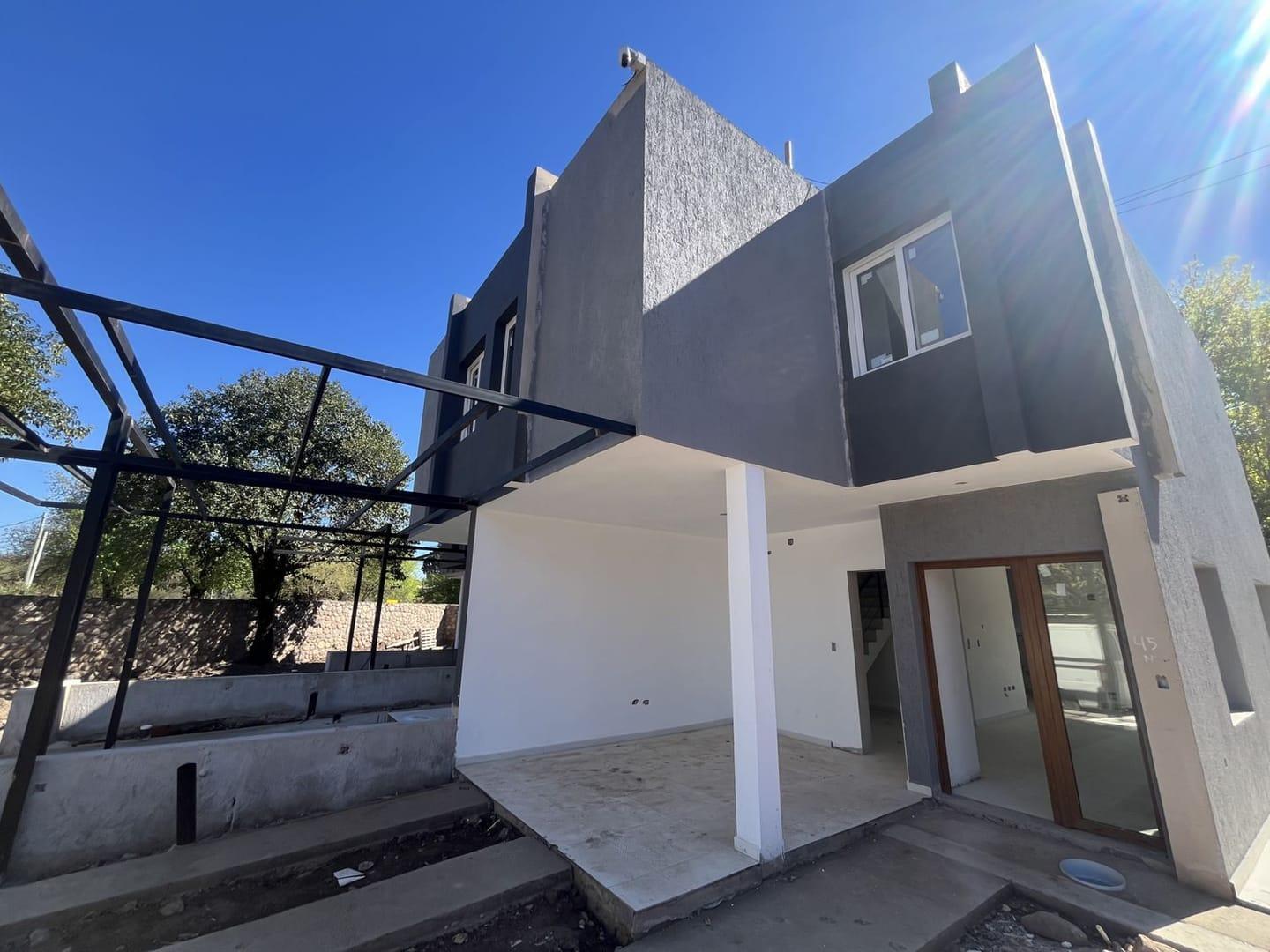Foto de VENTA DUPLEX 3 DORMITORIOS 2 PLANTAS VILLA ALLENDE, imagen 5