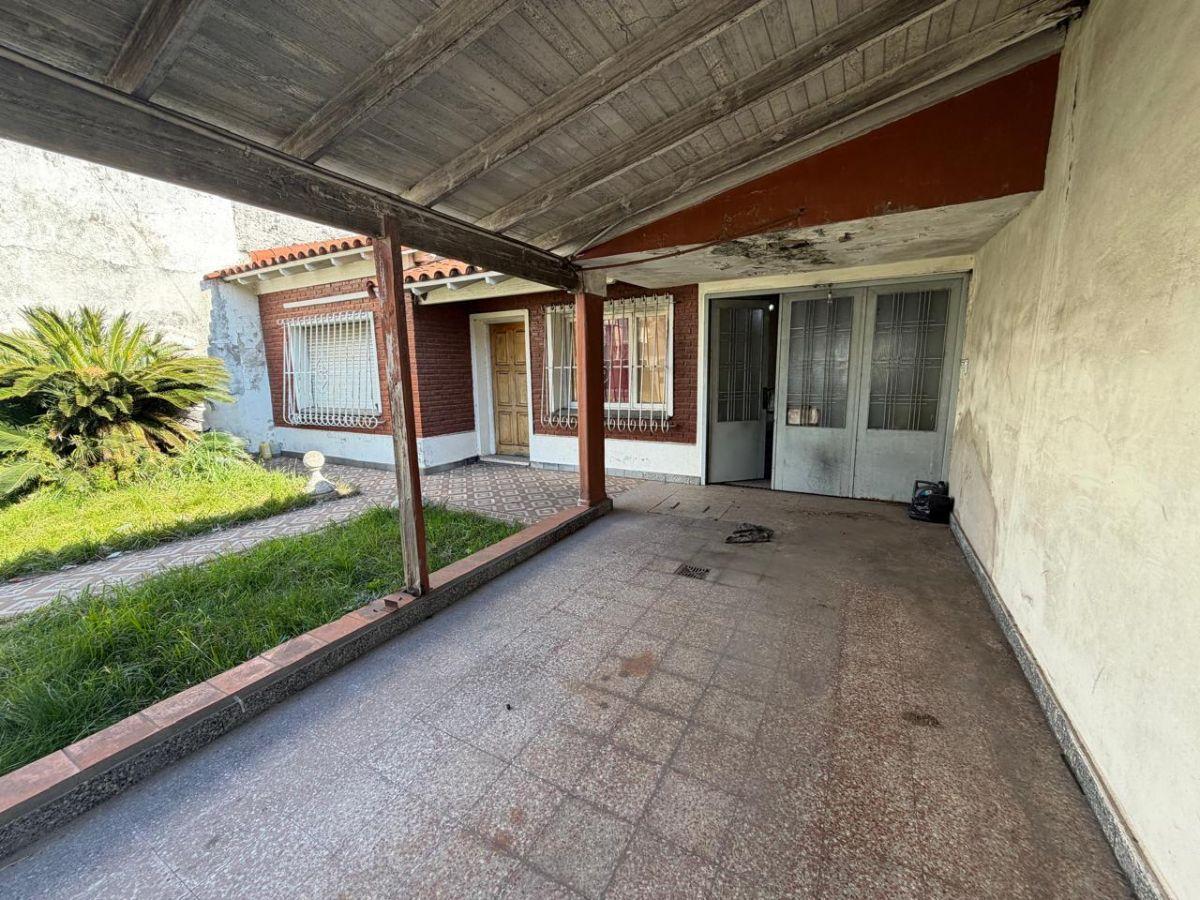 Foto de Casa en venta / lote propio / ideal constructor, imagen 3
