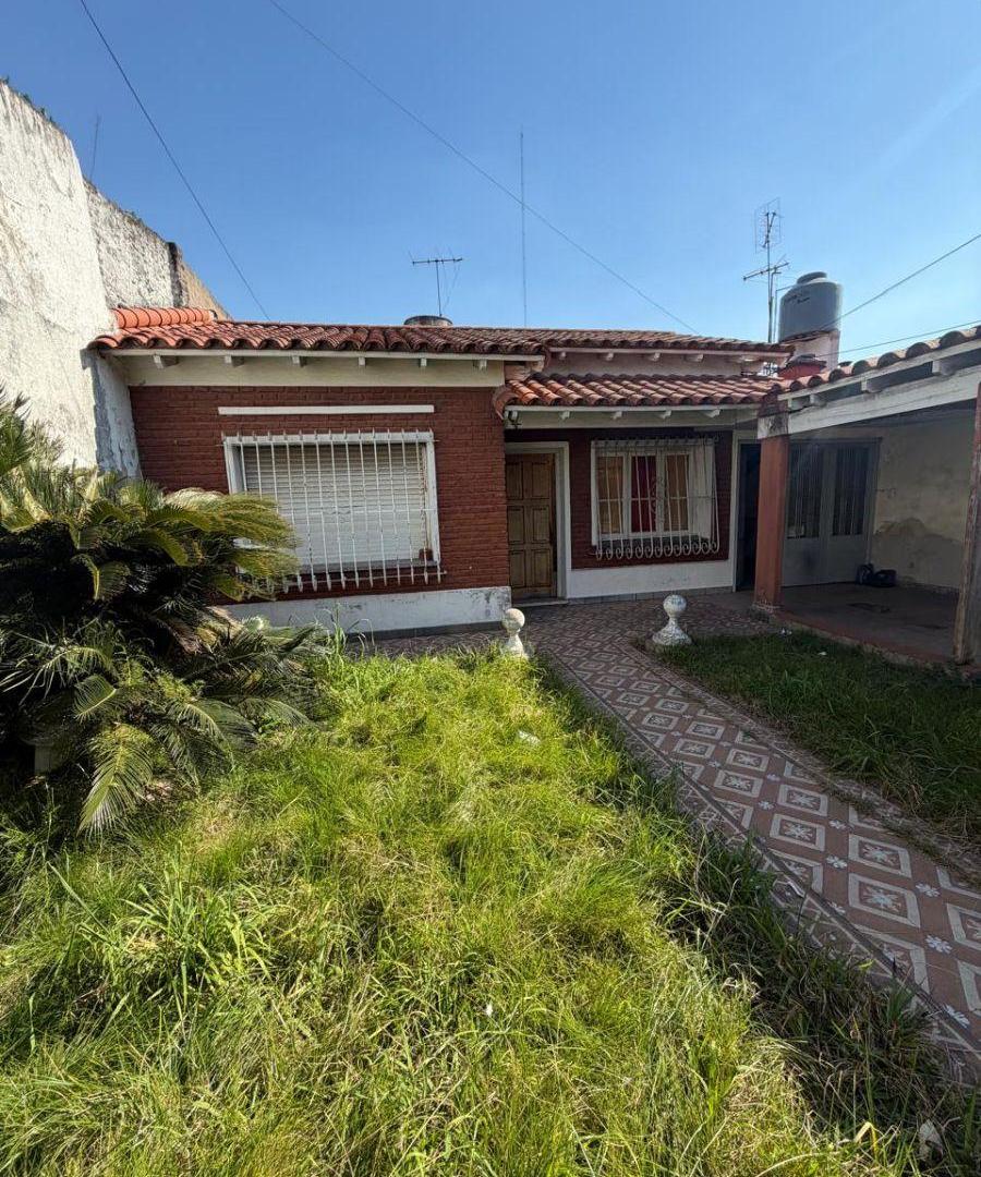 Foto de Casa en venta / lote propio / ideal constructor, imagen 2