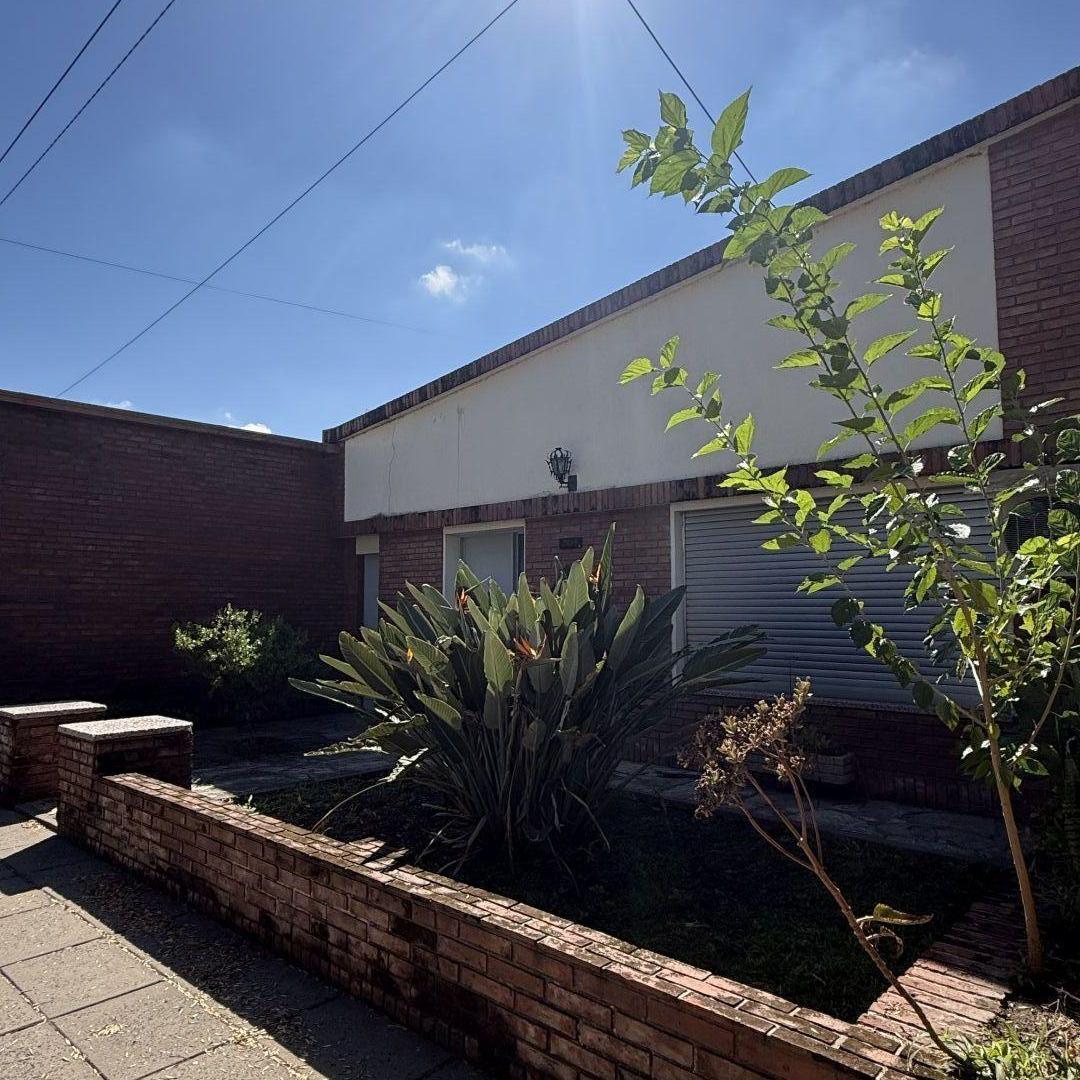 Foto de Casa con gran terreno en zona céntrica de Esperanza., imagen 4