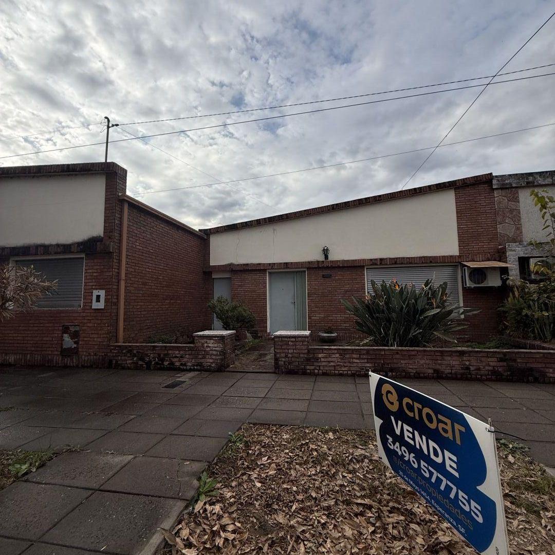 Foto de Casa con gran terreno en zona céntrica de Esperanza., imagen 4