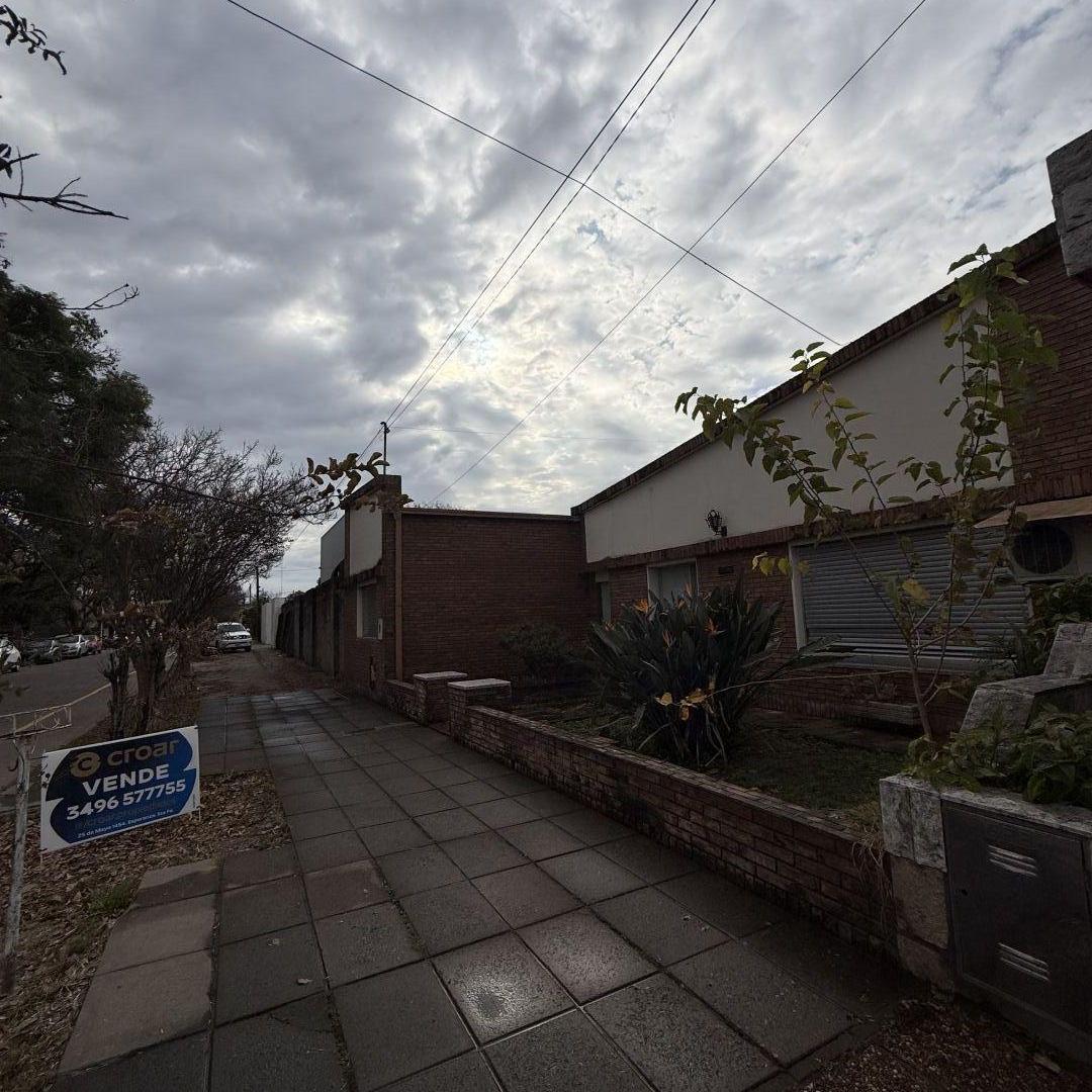 Foto de Casa con gran terreno en zona céntrica de Esperanza., imagen 1