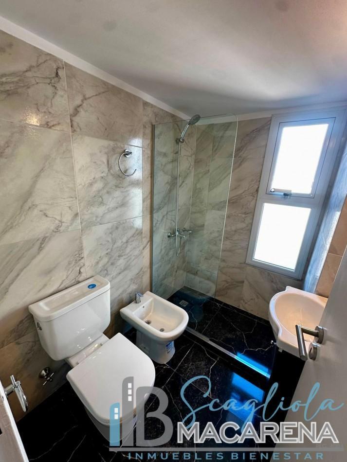 Foto de VENTA DEPARTAMENTO 2 AMBIENTES AL CONTRAFRENTE ABIERTO CON COCHERA, imagen 2