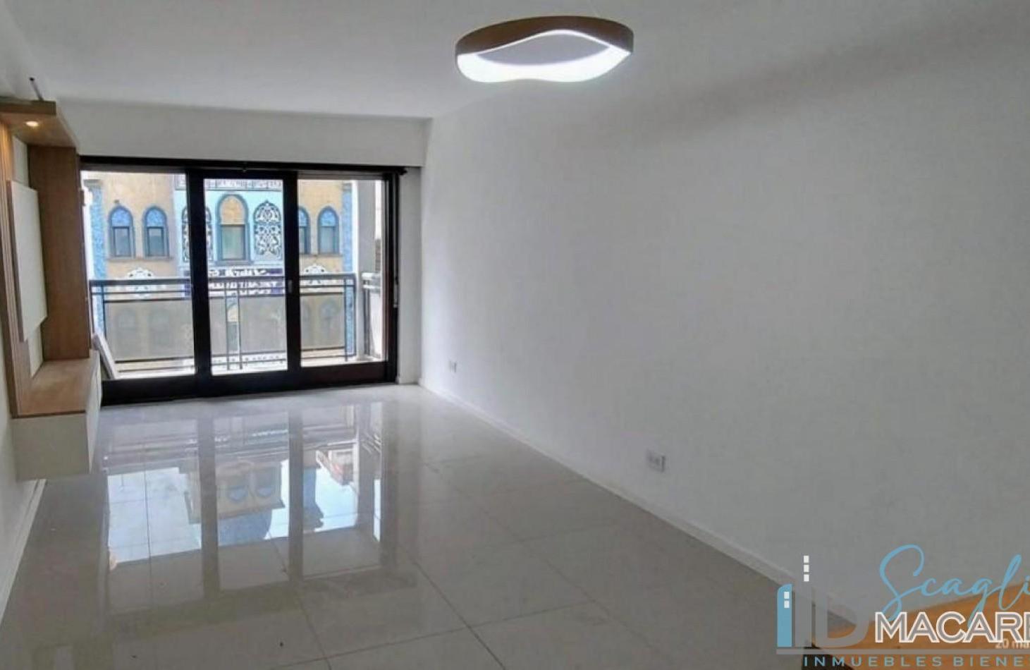 Foto de VENTA DEPARTAMENTO DE 3 AMBIENTES A LA CALLE CON BALCON SALIENTE, imagen 2
