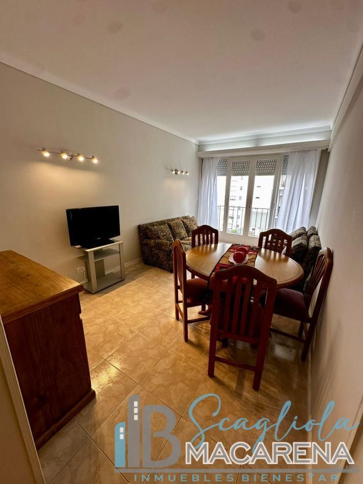 Foto de VENTA DEPARTAMENTO 2 AMBIENTES AL FRENTE CON BALCON Y DEPENDENCIA. ZONA, imagen 2