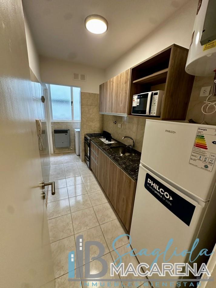 Foto de VENTA DEPARTAMENTO 2 AMBIENTES AL FRENTE CON BALCON Y DEPENDENCIA. ZONA, imagen 4