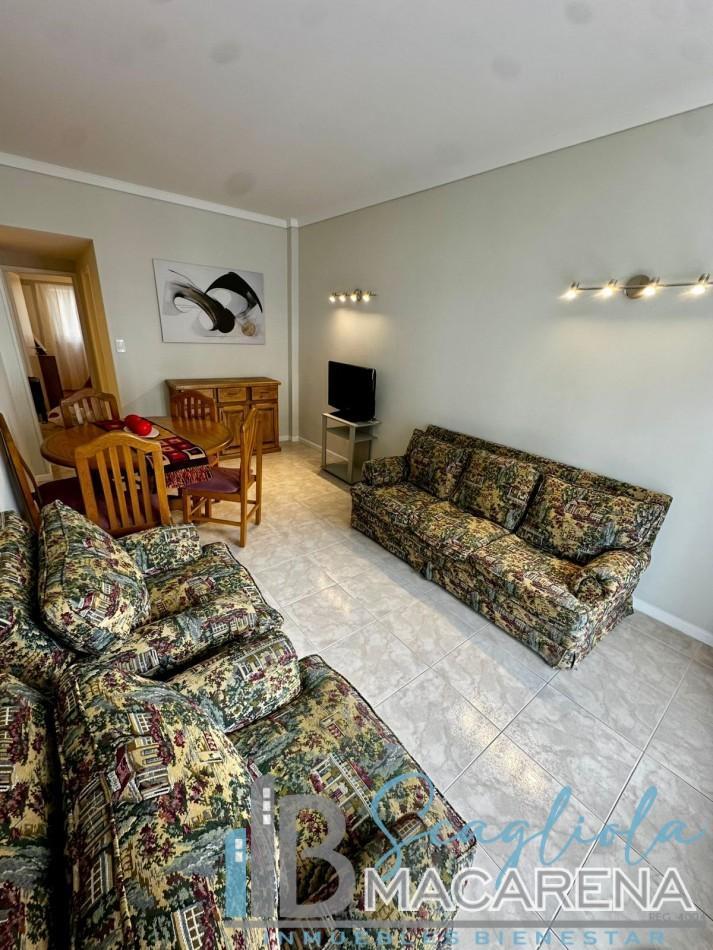 Foto de VENTA DEPARTAMENTO 2 AMBIENTES AL FRENTE CON BALCON Y DEPENDENCIA. ZONA, imagen 3