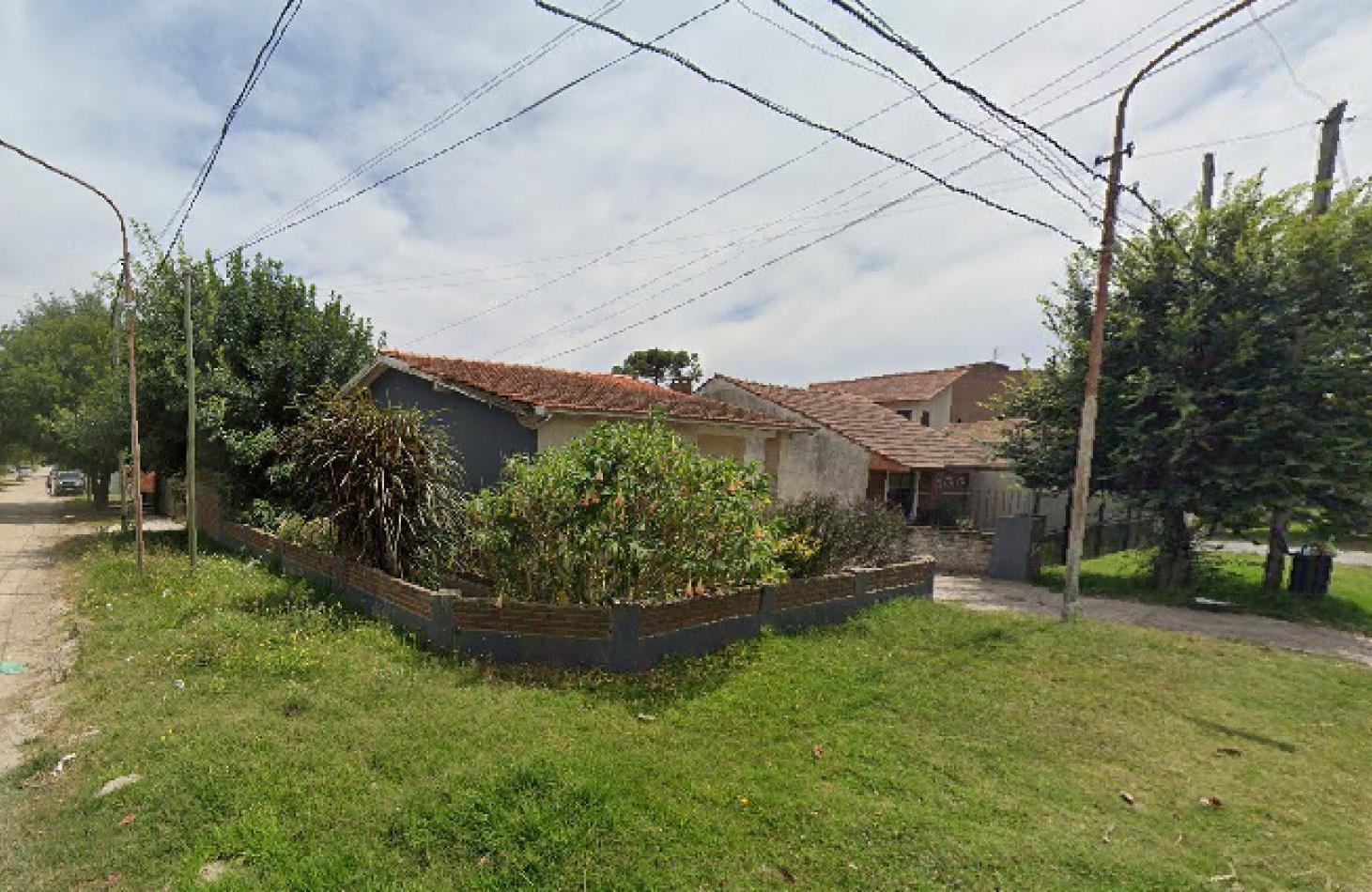 VENTA CASA 3 AMBIENTES A RECICLAR EN ESQUINA. PROYECTO Y PLANOS APROBADOS