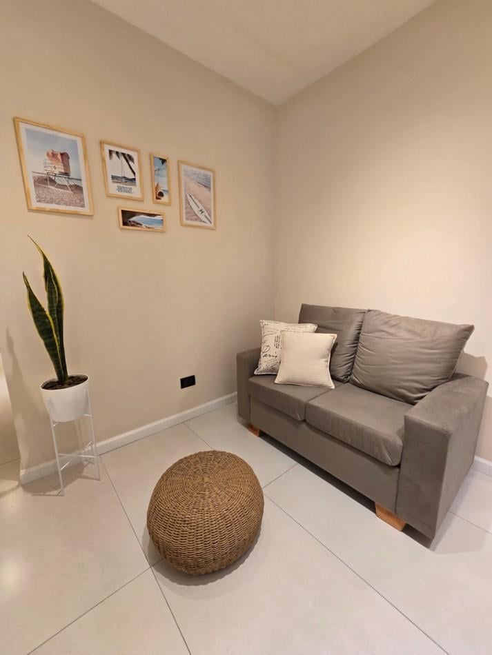 Foto de VENTA DEPARTAMENTO 3 AMBIENTES RECICLADO Y AMOBLADO | Zona Centro., imagen 4