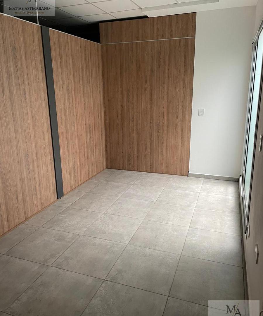 Foto de OFICINA EN EN EL CENTRO DE LA CIUDAD, 4 ESPACIOS, SALA DE REUNIONES, imagen 4