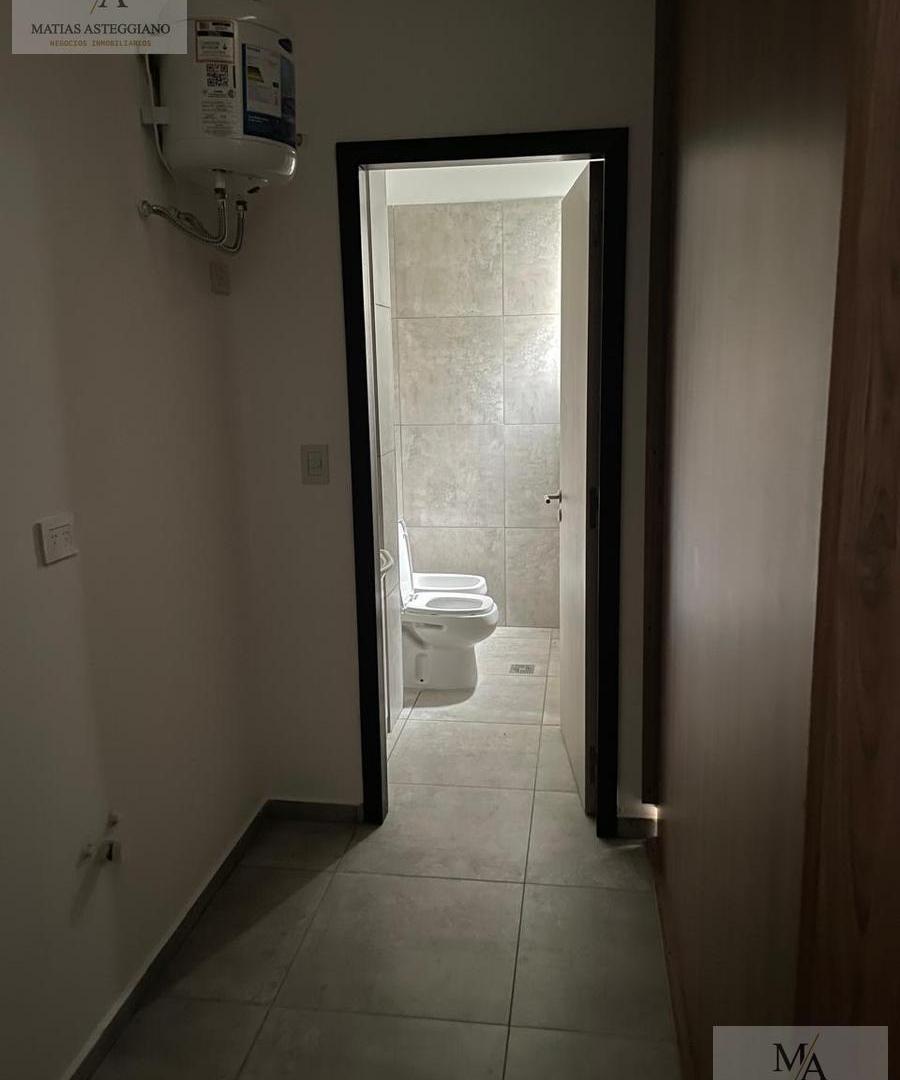 Foto de OFICINA EN EN EL CENTRO DE LA CIUDAD, 4 ESPACIOS, SALA DE REUNIONES, imagen 5