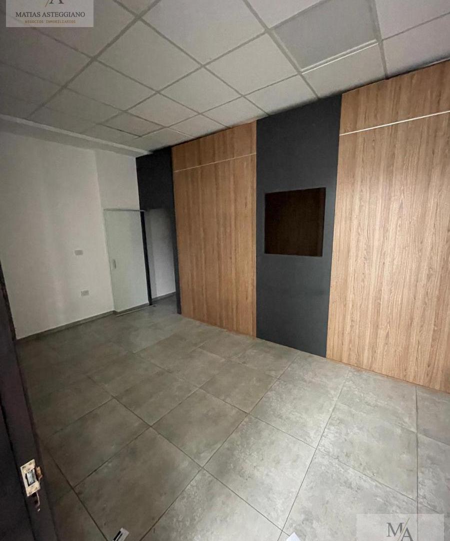 Foto de OFICINA EN EN EL CENTRO DE LA CIUDAD, 4 ESPACIOS, SALA DE REUNIONES, imagen 3