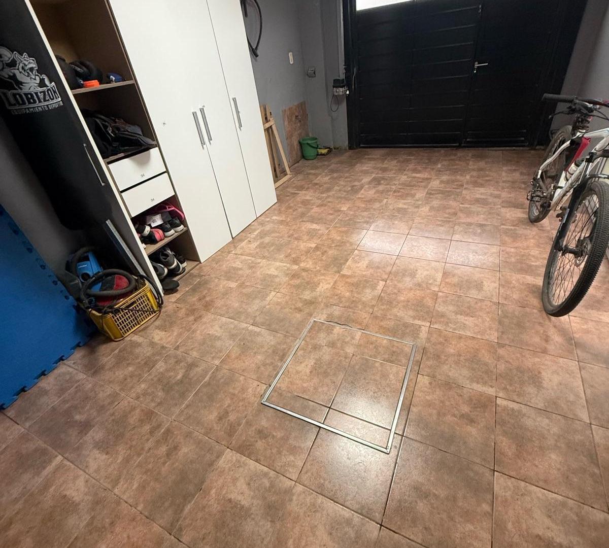 Foto de Venta Casa Jardines del Hipico, Pileta, Para guardas dos Vehiculos, imagen 1