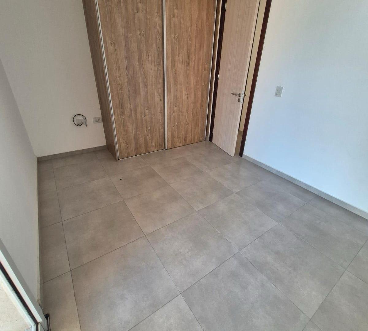 Foto de Venta Departamento 2 Dorm. Blvd. España con Cochera, imagen 2