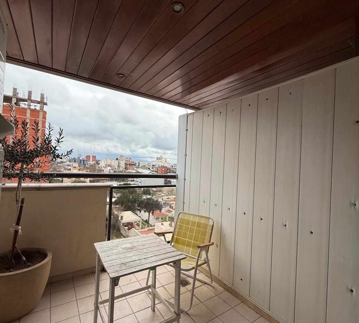 Foto de Departamento De Categoria 3 Dormitorios Doble Piso, Centrico, imagen 3