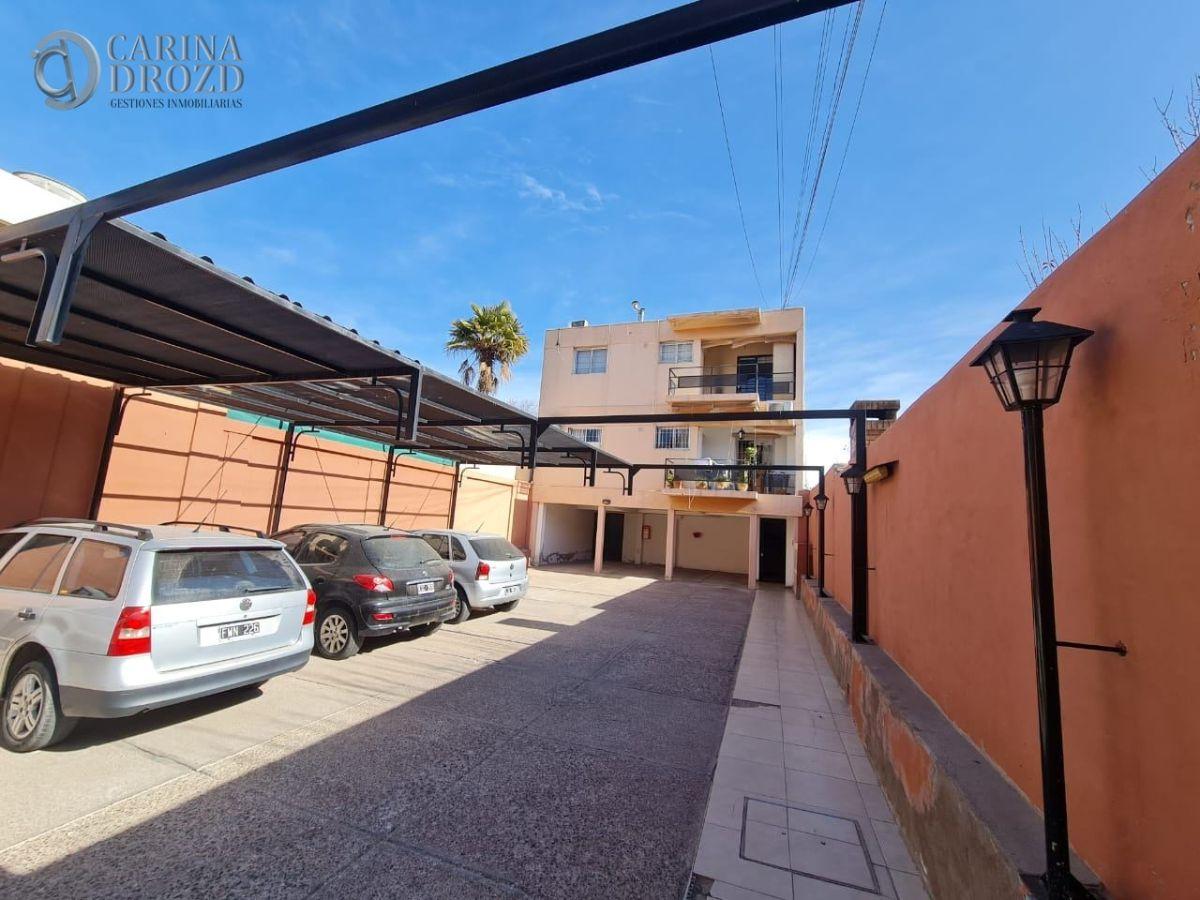 Foto de Departamento en alquiler c/ cochera en Godoy Cruz, imagen 2