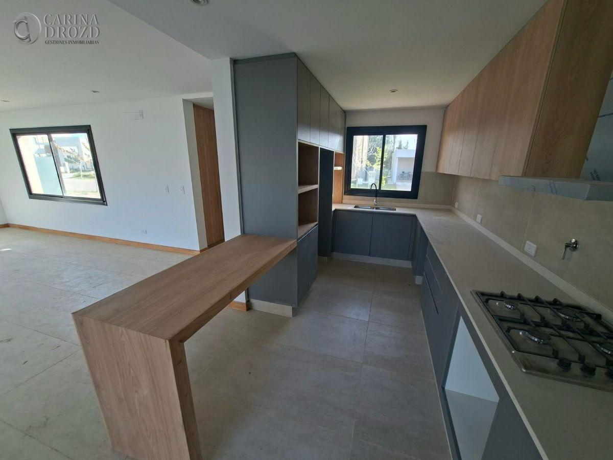 Foto de Casa en venta c/ cochera en Luján de Cuyo, imagen 2