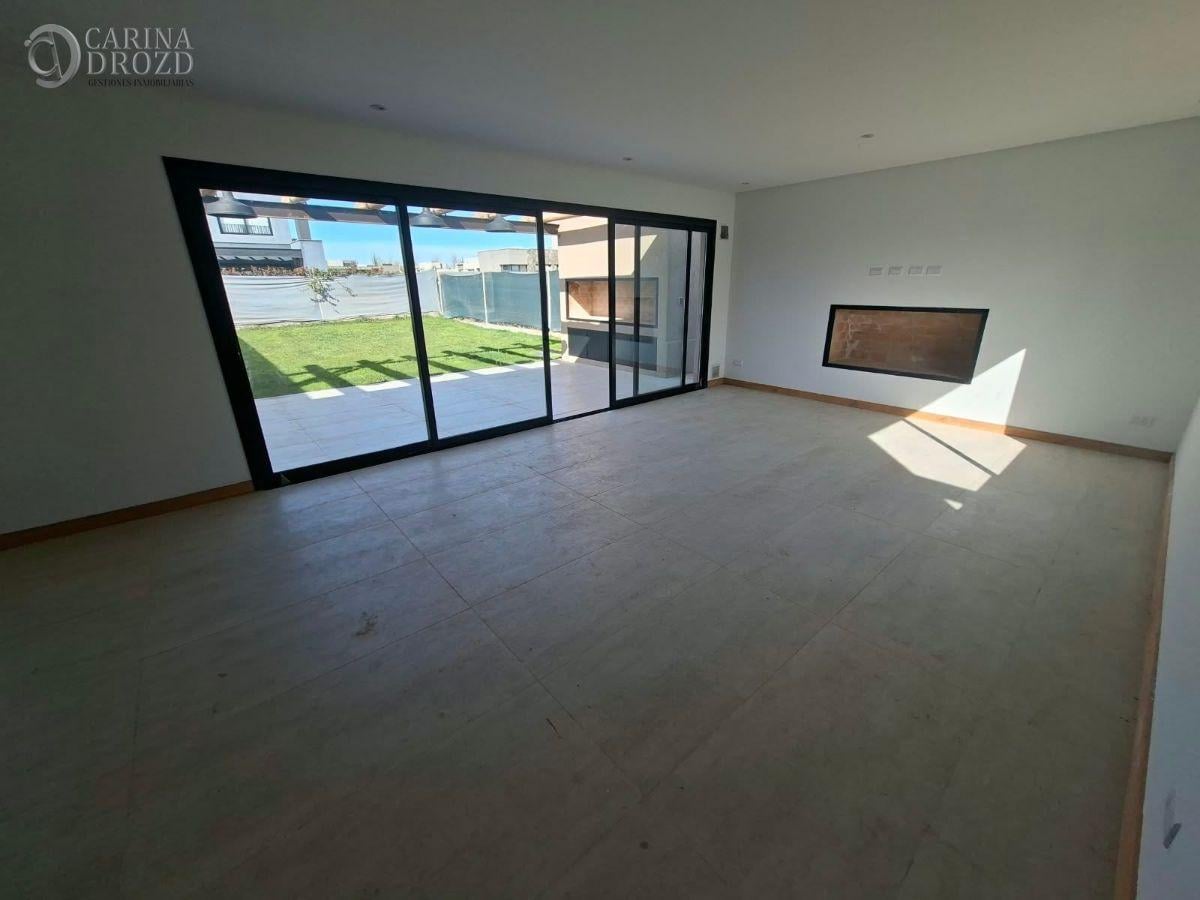 Foto de Casa en venta c/ cochera en Luján de Cuyo, imagen 3
