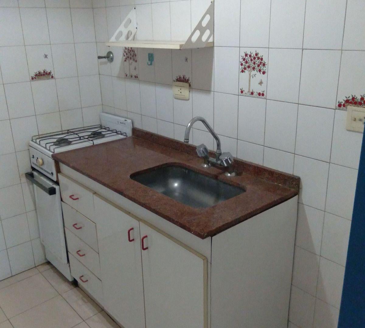 Foto de Departamento De 1 Ambiente Al Frente Con Balcón. Excelente Ubicación, imagen 3