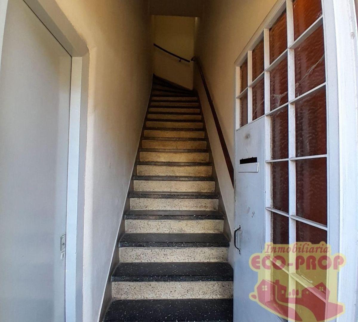 Foto de Departamento en planta alta - 3 Ambientes Con Terraza. Entrada, imagen 1