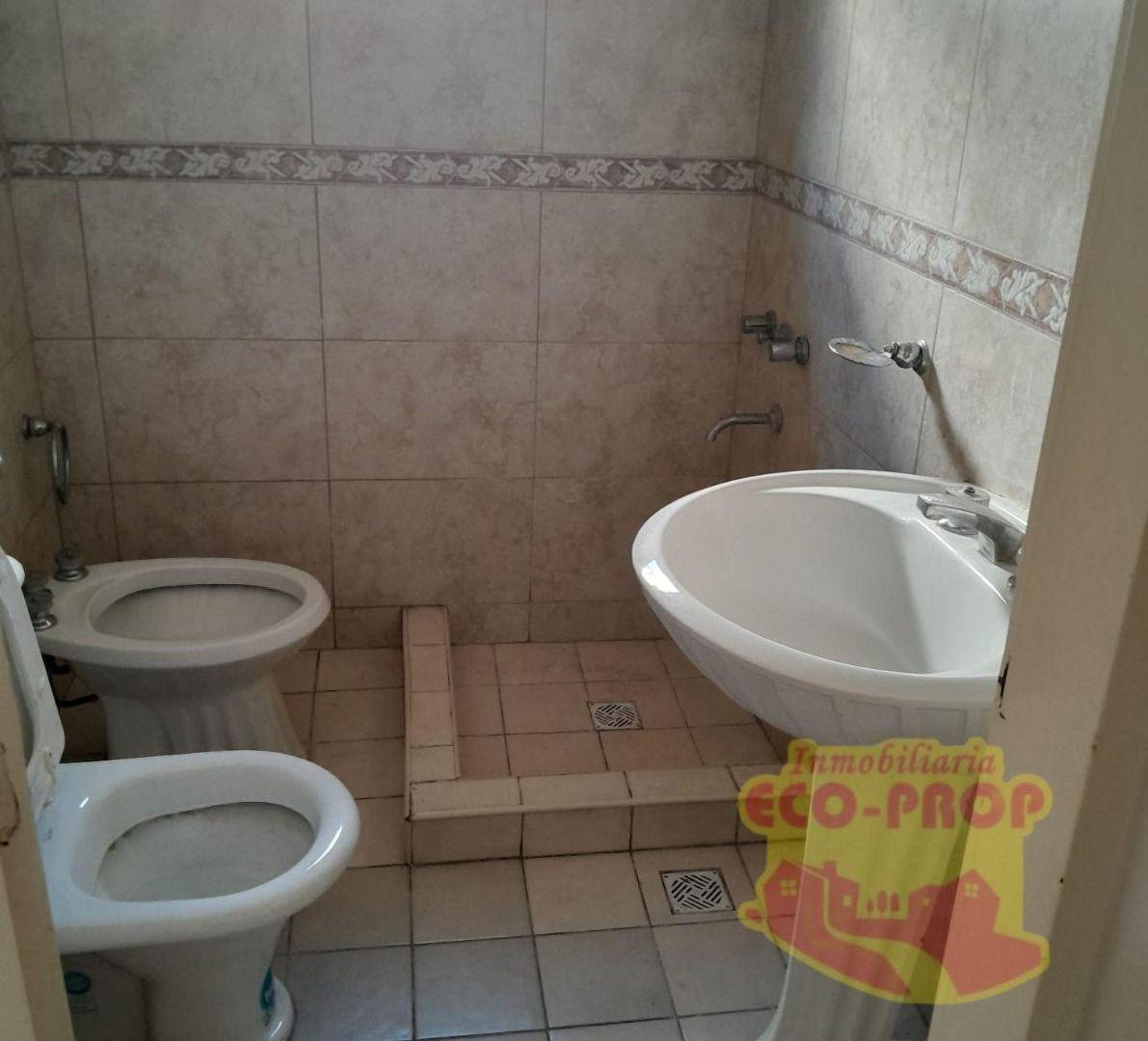Foto de Galpon De 75 M2.- Y Departamento De 2 Ambientes, imagen 3