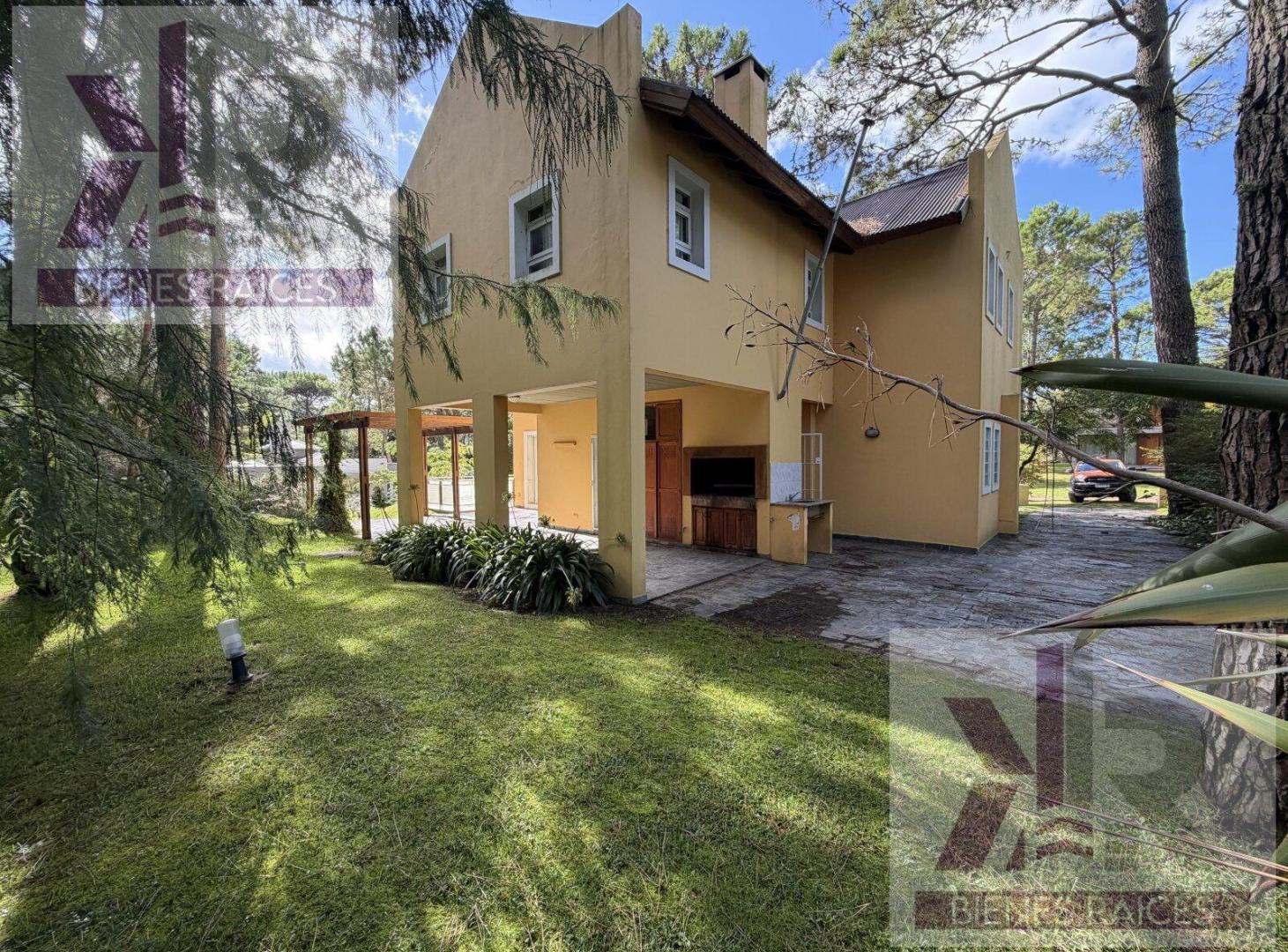 Foto de Casa en venta en zona golf - Cariló, imagen 1