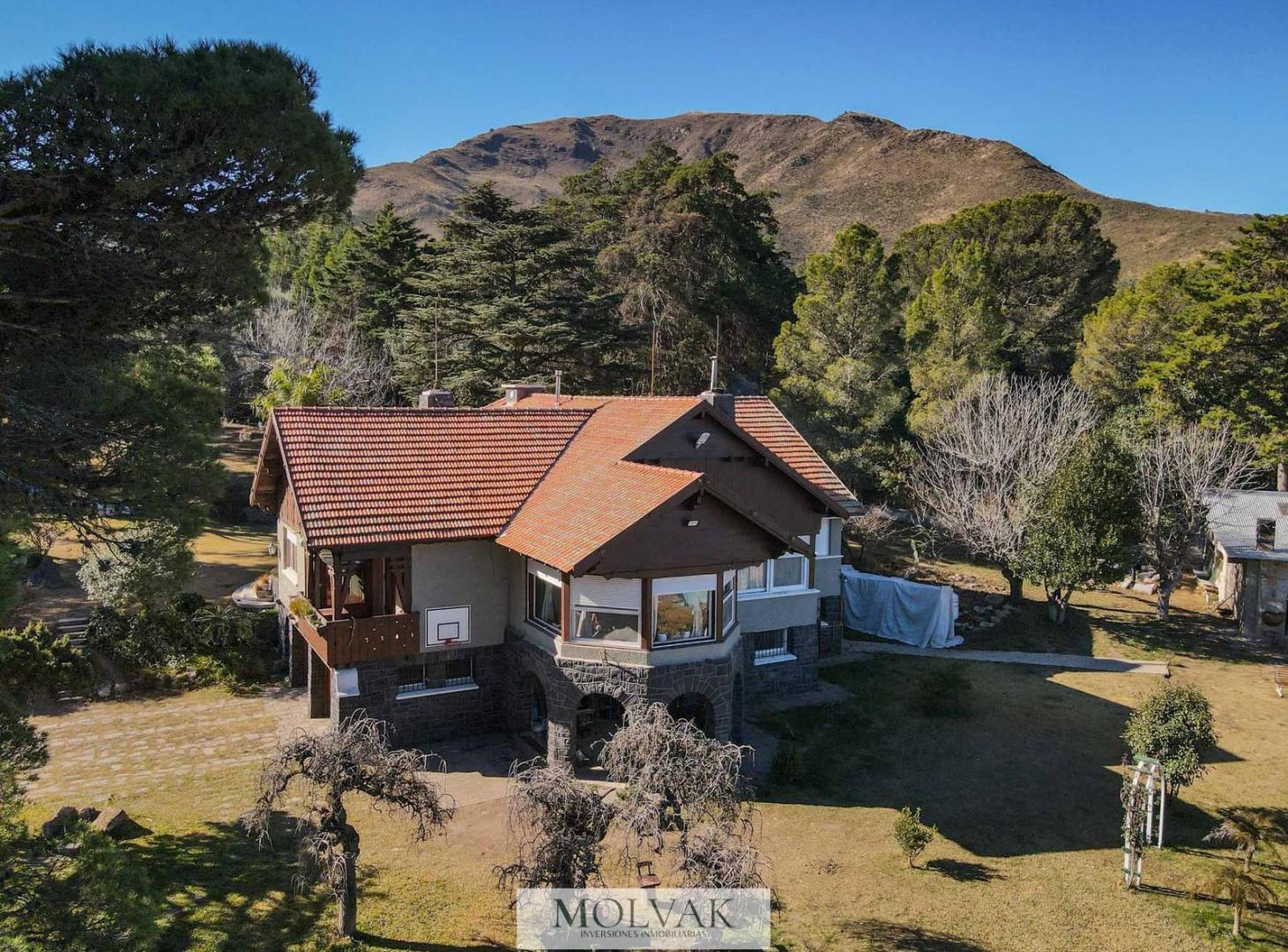 Foto de Venta Chalet Historico en Villa Eden, La Falda - 6 Dorm y Gran Parque, imagen 5