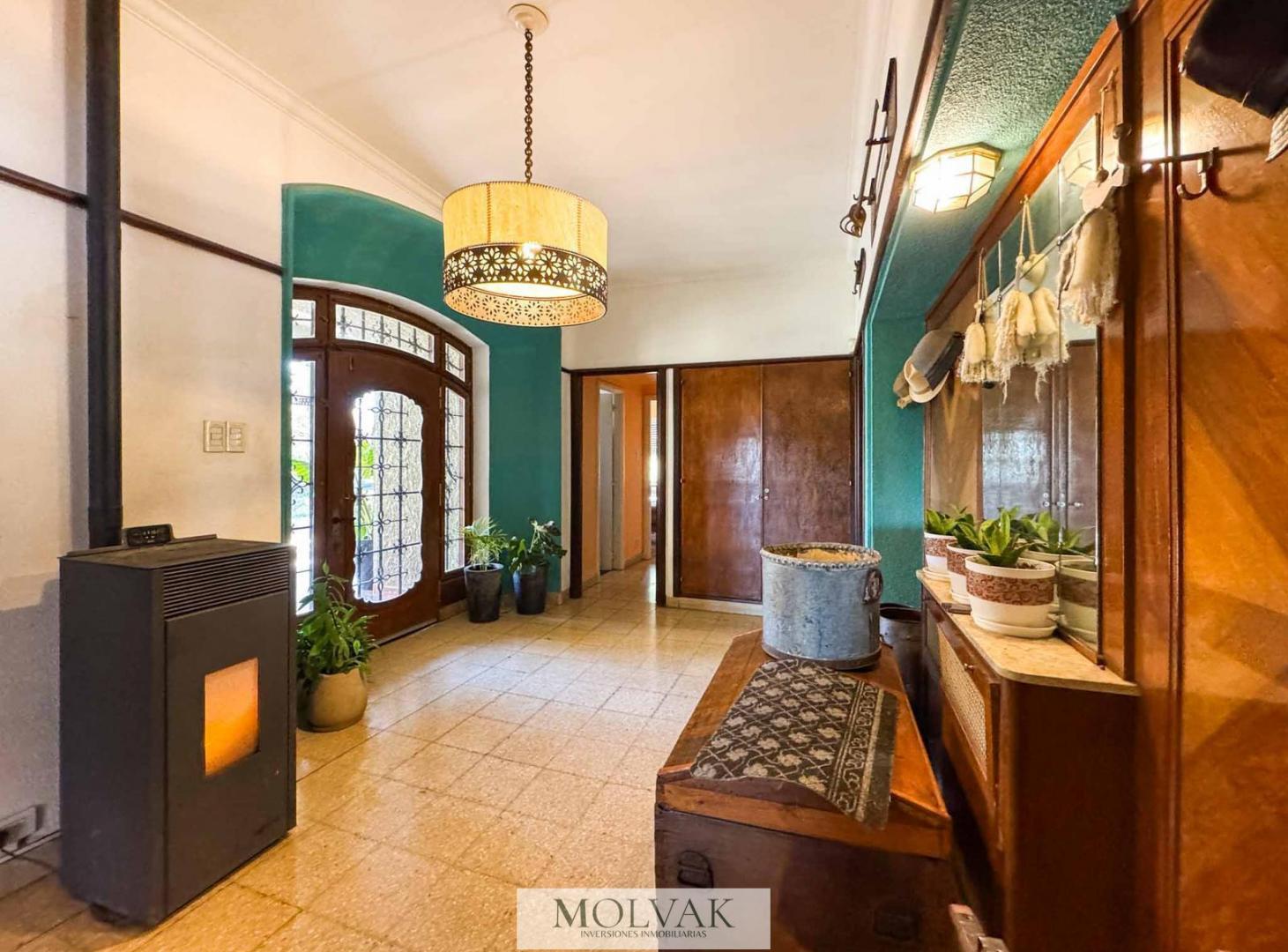 Foto de Venta Chalet Historico en Villa Eden, La Falda - 6 Dorm y Gran Parque, imagen 4