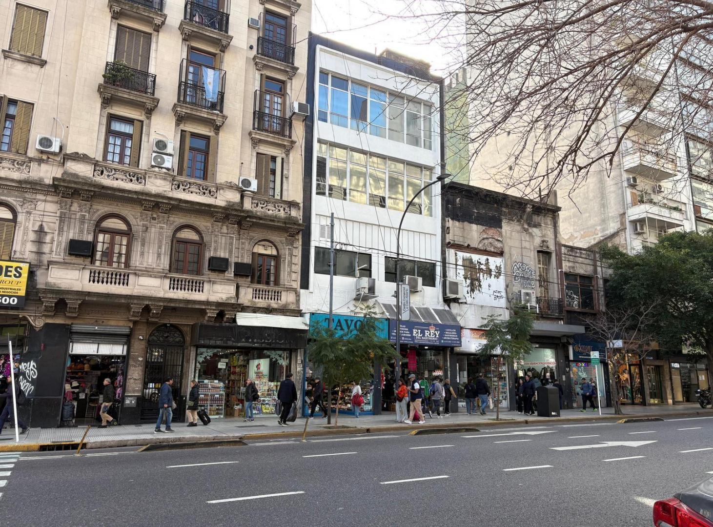 Foto de LOCAL EN VENTA UBICADO EN AV. CORRIENTES 2400, imagen 4