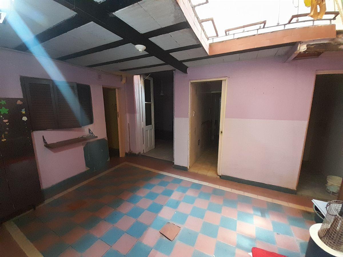 Foto de PH 3 AMBIENTES VENTA EN PLANTA BAJA + ENTREPISO | SIN EXPENSAS | PARQUE, imagen 1