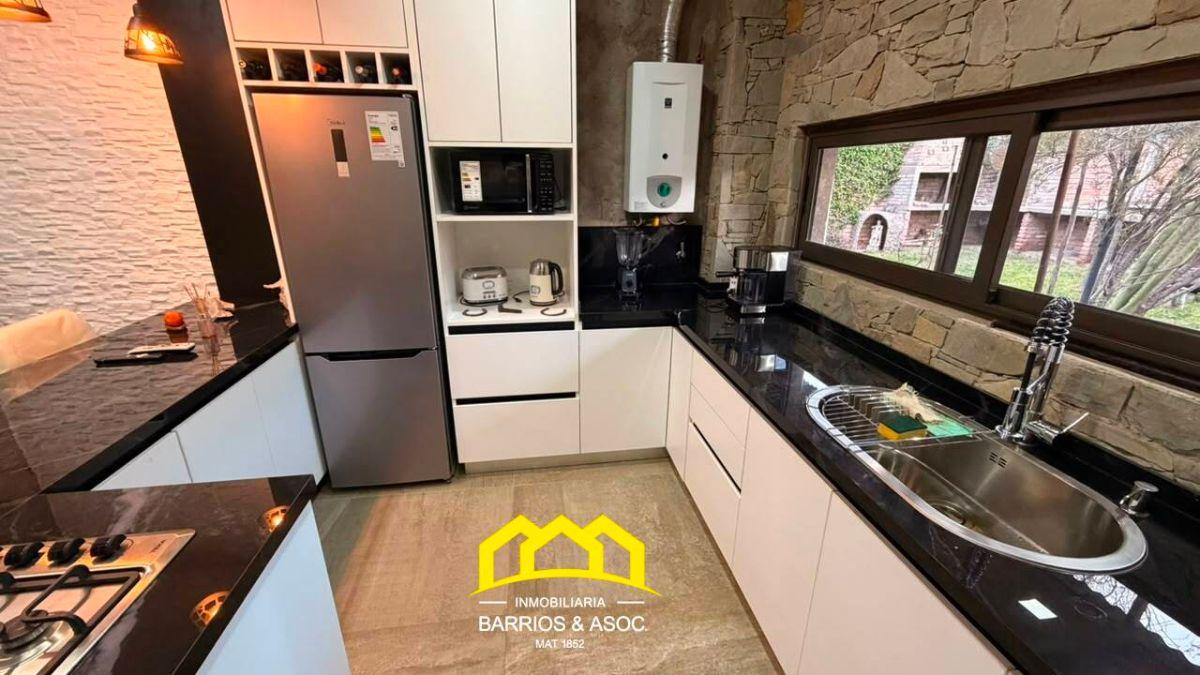 Foto de Casa Refaccionada en Barrio Isrros, imagen 1