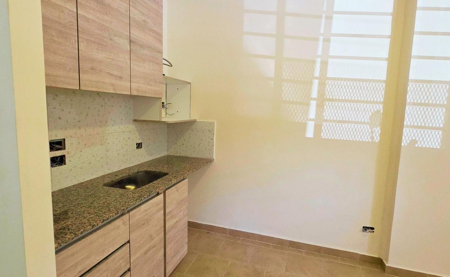 Foto de Departamento Monoambiente Planta Baja en Monte Castro Apto Profesional, imagen 2