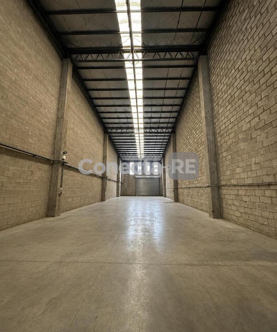 Foto de Depósito 600 m² en Alquiler - Parque Industrial Moron, imagen 4