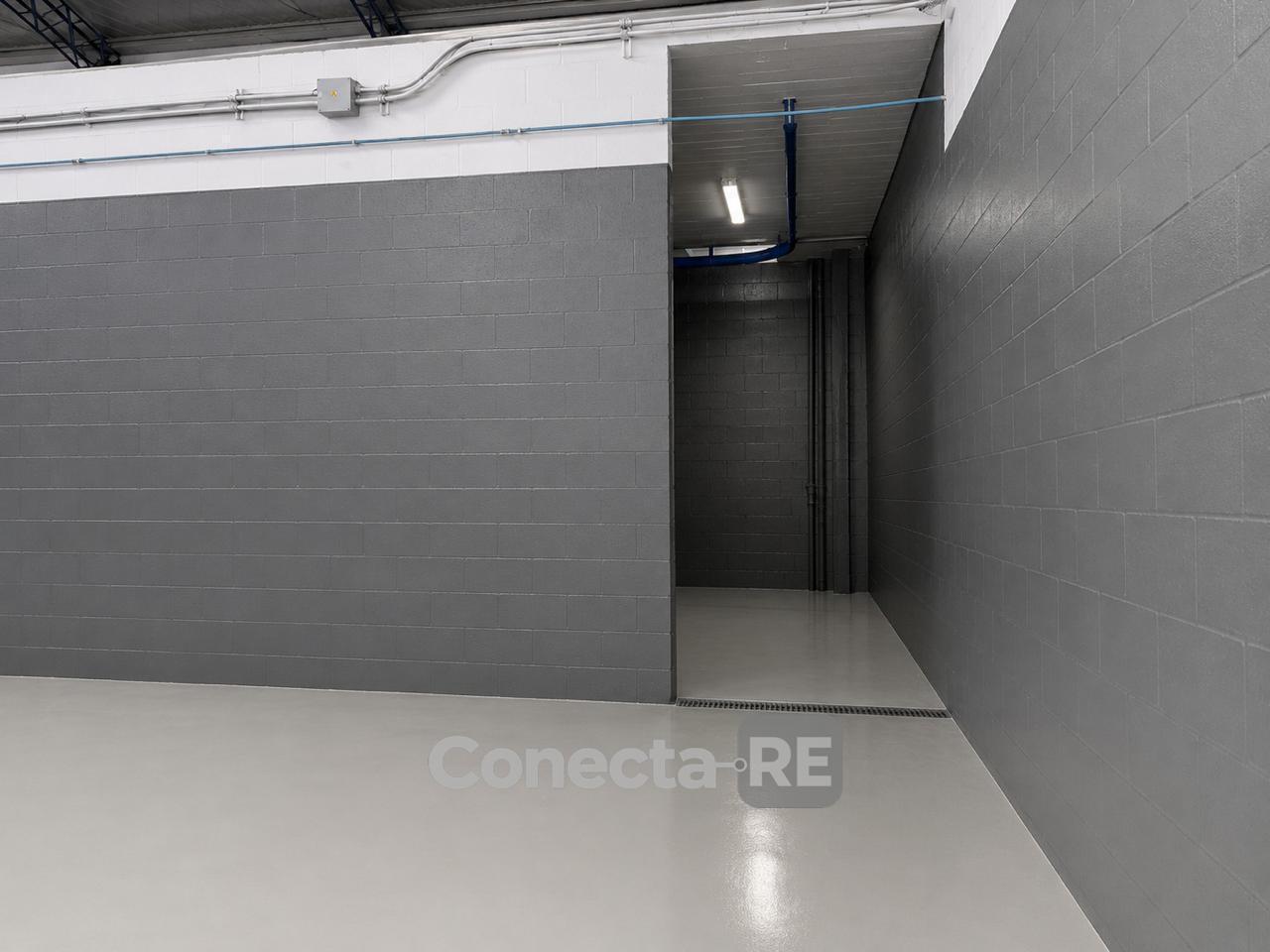 Foto de Depósito 1070 m² en Alquiler en José León Suarez, imagen 4