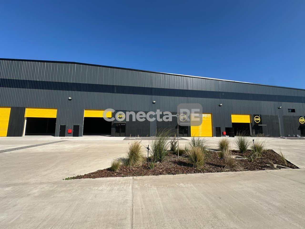Foto de Depósito 450 m² en Alquiler Dentro del Centro Industrial DT4 - Don, imagen 1