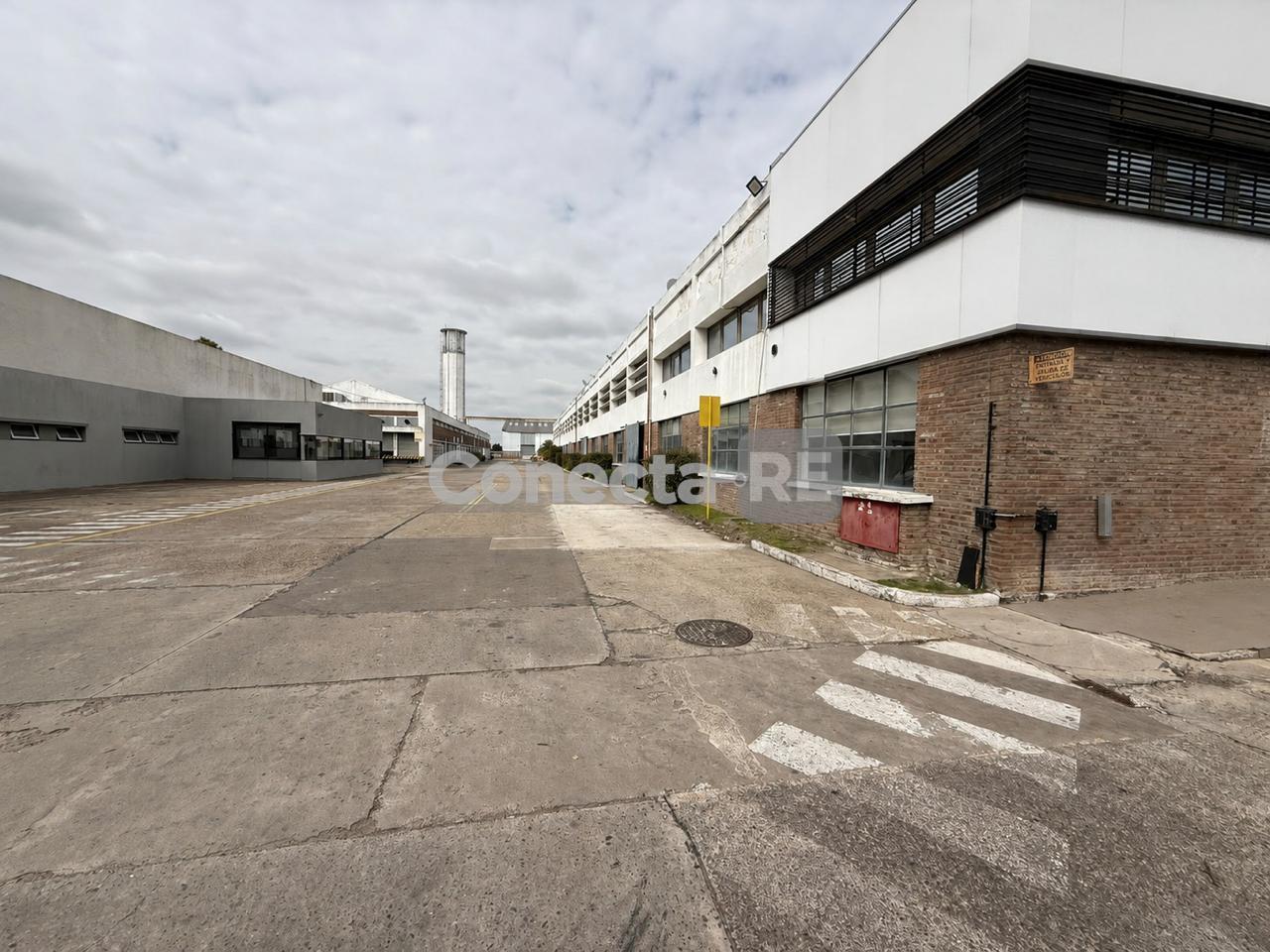 Foto de Depósito 1585 m² en Alquiler - Predio Cerrado - La Tablada, imagen 4