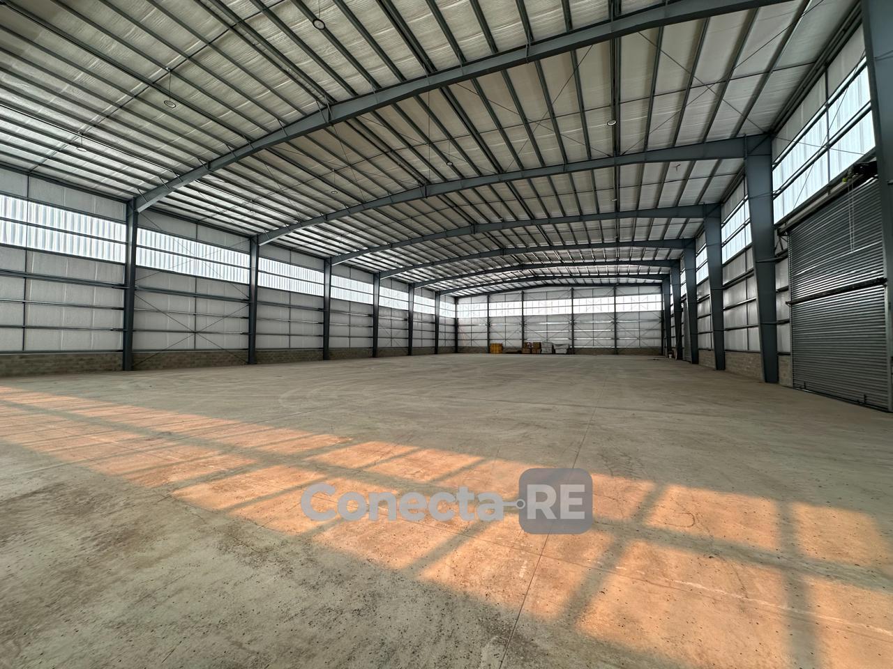 Foto de Depósito 2000 m² a Estrenar en Alquiler dentro de Predio Cerrado en, imagen 1