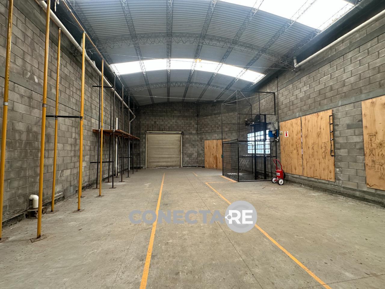 Foto de Depósito 1200 m² en Alquiler en General San Martin, imagen 1