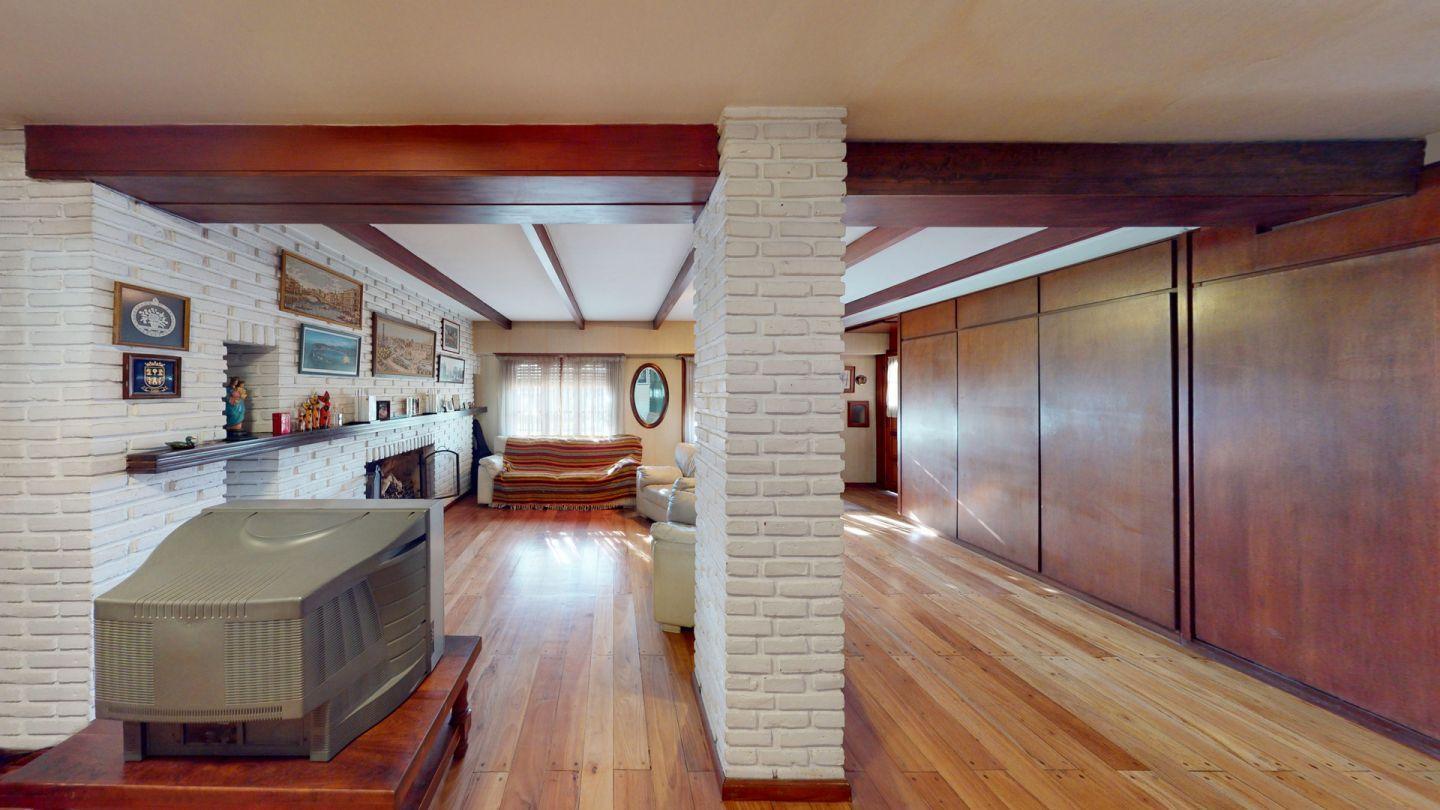 Foto de Casa 3 dormitorios Quincho y pileta en Barrio La Loma, imagen 1