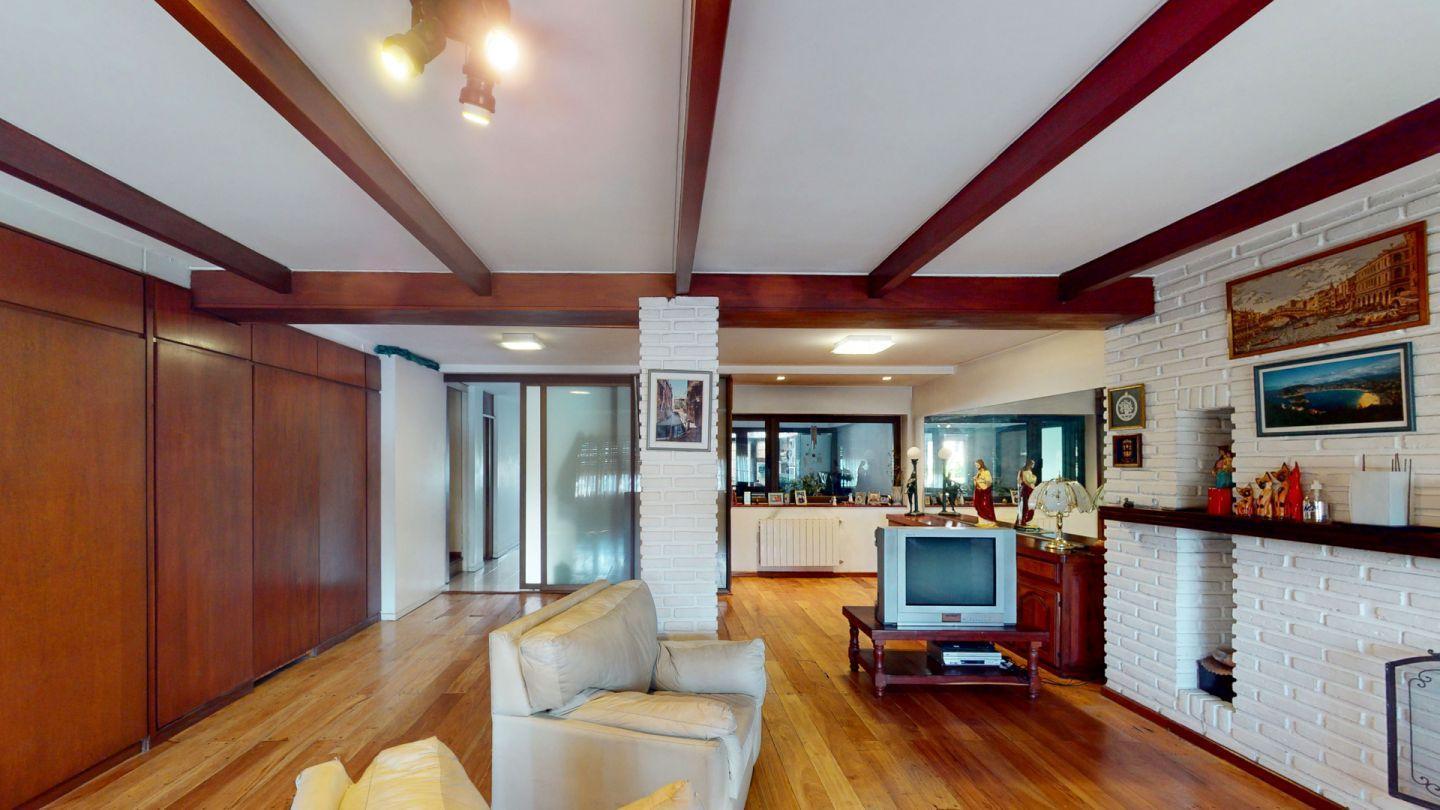 Foto de Casa 3 dormitorios Quincho y pileta en Barrio La Loma, imagen 4