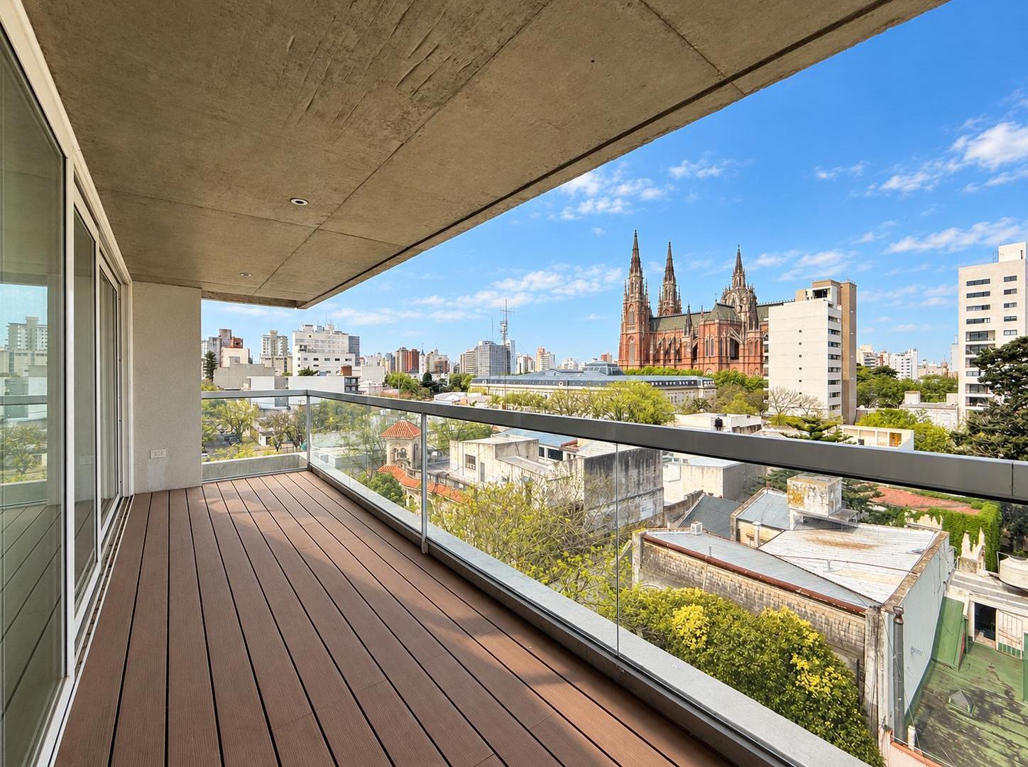 Foto de VENTA DEPARTAMENTO DE 4 AMBIENTES CON VISTA A LA CATEDRAL DE LA PLATA, imagen 2
