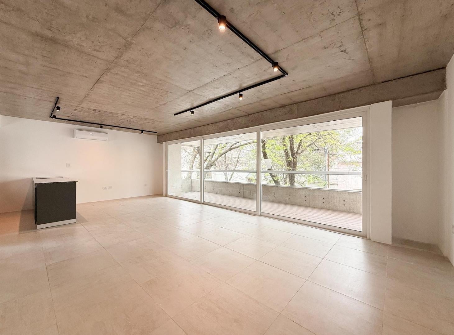 Foto de VENTA DEPARTAMENTO 4 AMBIENTES CON BALCON ATERRAZADO Y COCHERA, LA PLATA, imagen 2