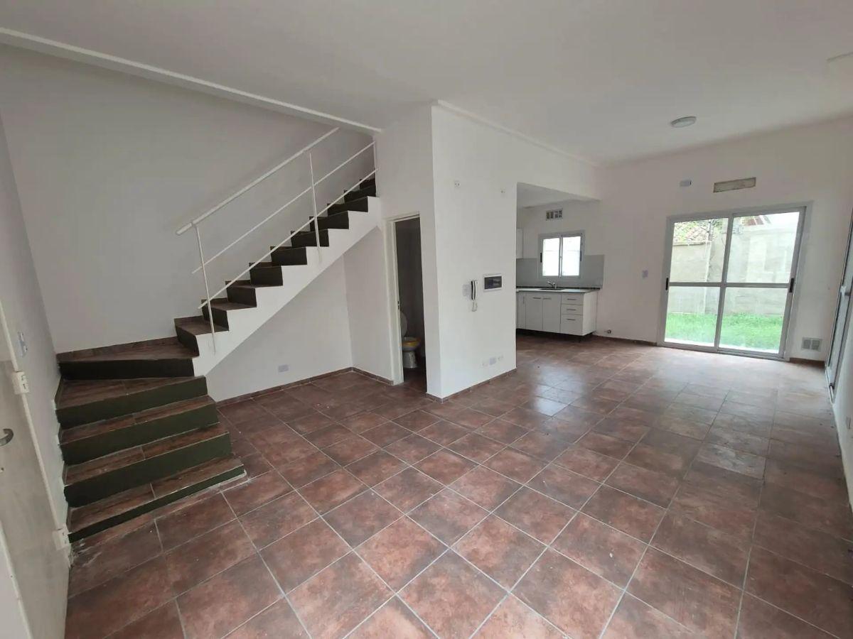 Foto de PH de 223 m² con 2 dormitorios en venta en Ituzaingó Norte, imagen 1