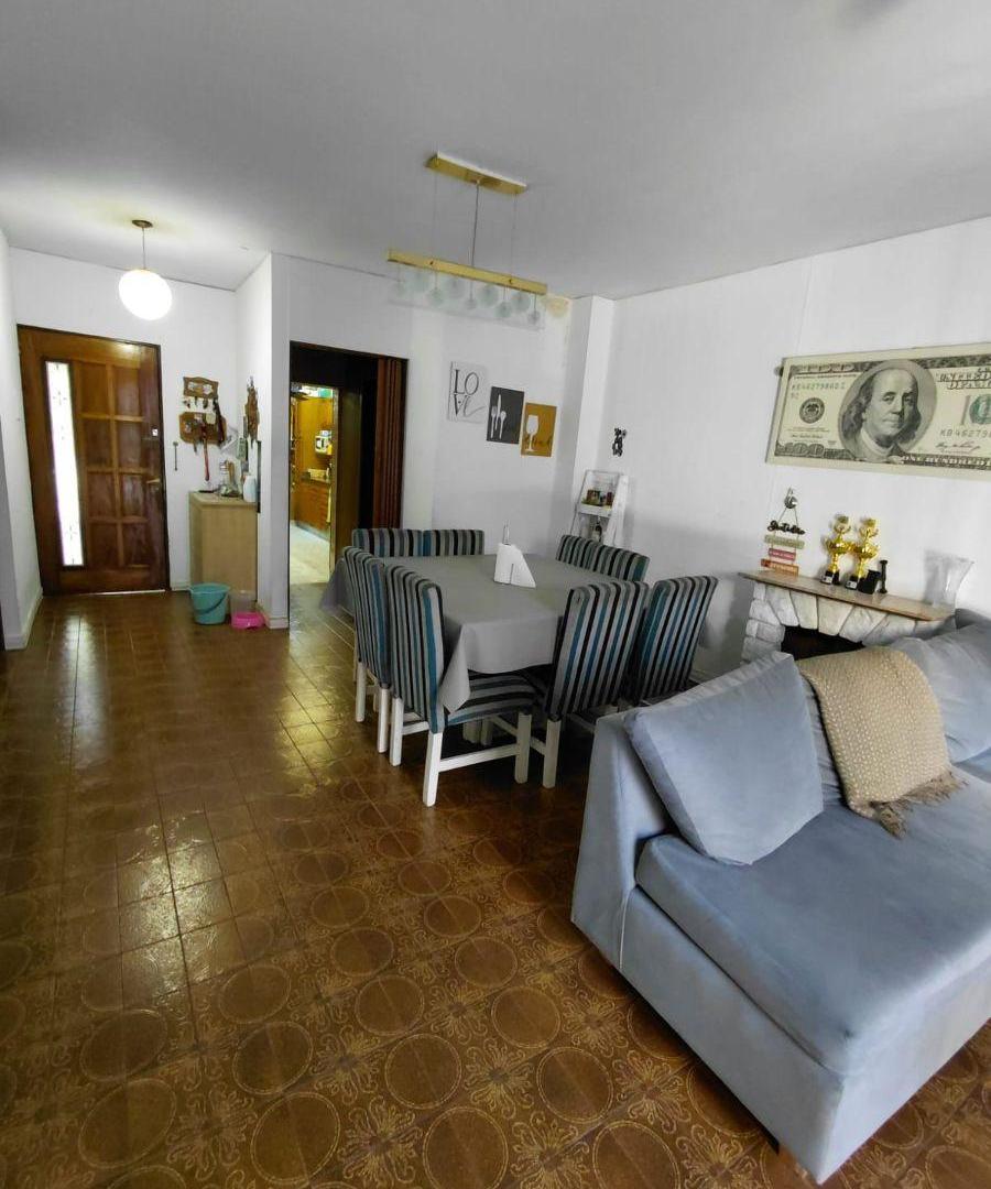 Foto de Casa de 220 m² con 4 habitaciones en venta en Mataderos, imagen 3