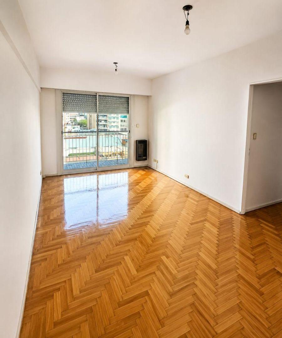 Foto de Departamento de 70 m² con 2 dormitorios en Venta en Parque Rivadavia, imagen 1